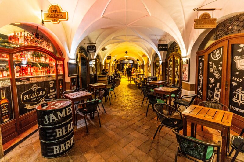Vielfalt an Pubs und Bars in Olmütz