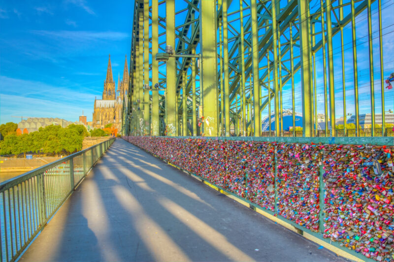 Hohenzollernbrücke mit Liebesschlössern